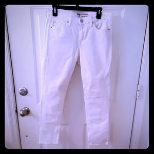 Gap girlfriend fit white jeans